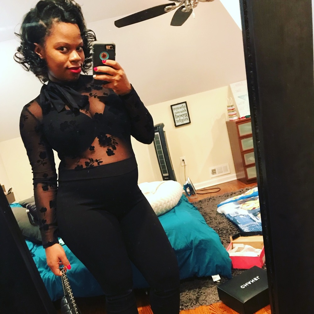 One piece black jumper